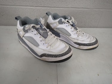 Pair of Nike Air Jordan Spizike Low GS Shoes - Size 8.5 US 42 EU