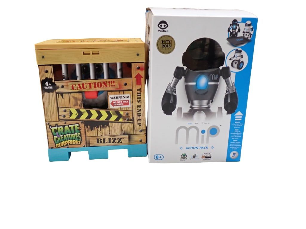 2 Toys incl MIP Action Pack Black Toy Robot WowWee and Crate Creatures Surprise Blizz (1 of 8)