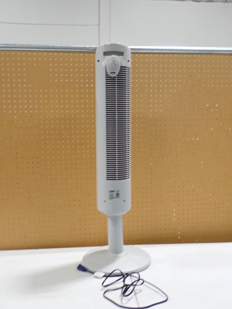 Lasko Oscillating Tower Fan Works (1 of 7)