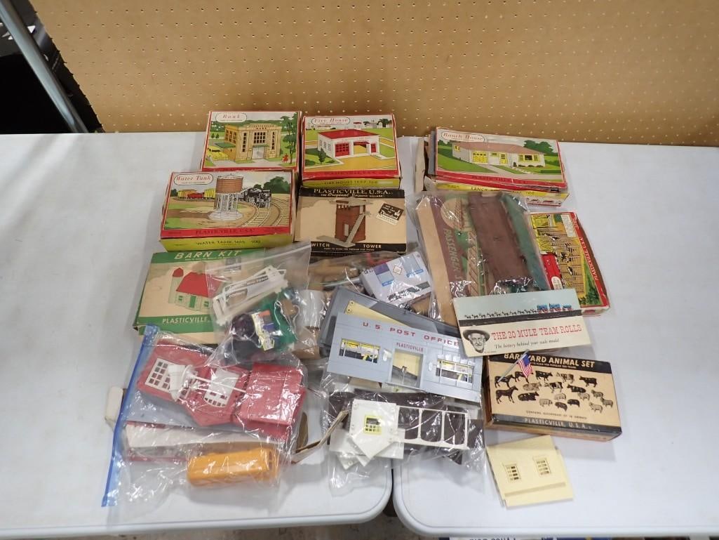 Model Train Accessories including Plasticville Sets with original boxes and other pieces (1 of 12)