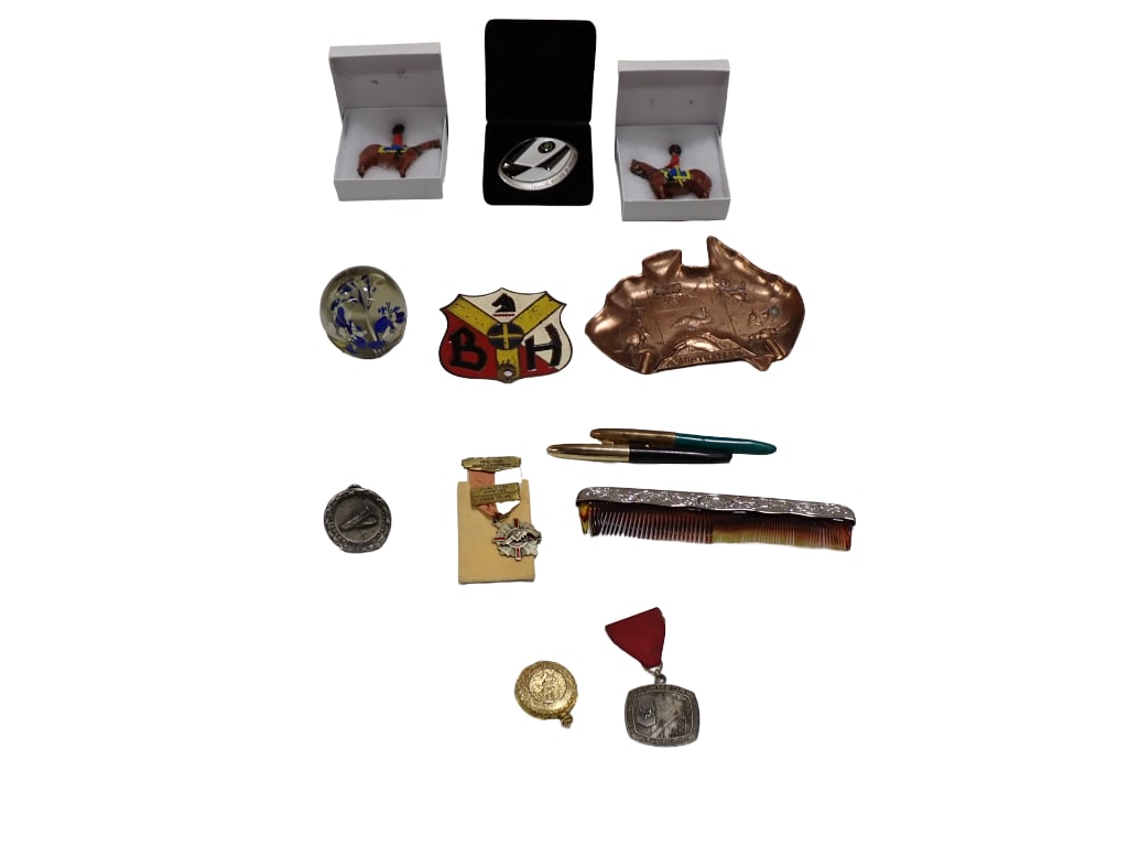 Smalls Lot including Britains, Paperweight, Vintage Comb, Australia Ashtray, Medals, Cadillac Herita: Smalls Lot including Britains, Paperweight, Vintage Comb, Australia Ashtray, Medals, Cadillac Heritage of Ownership Medallion, etc. All pictures are considered part of the description and should