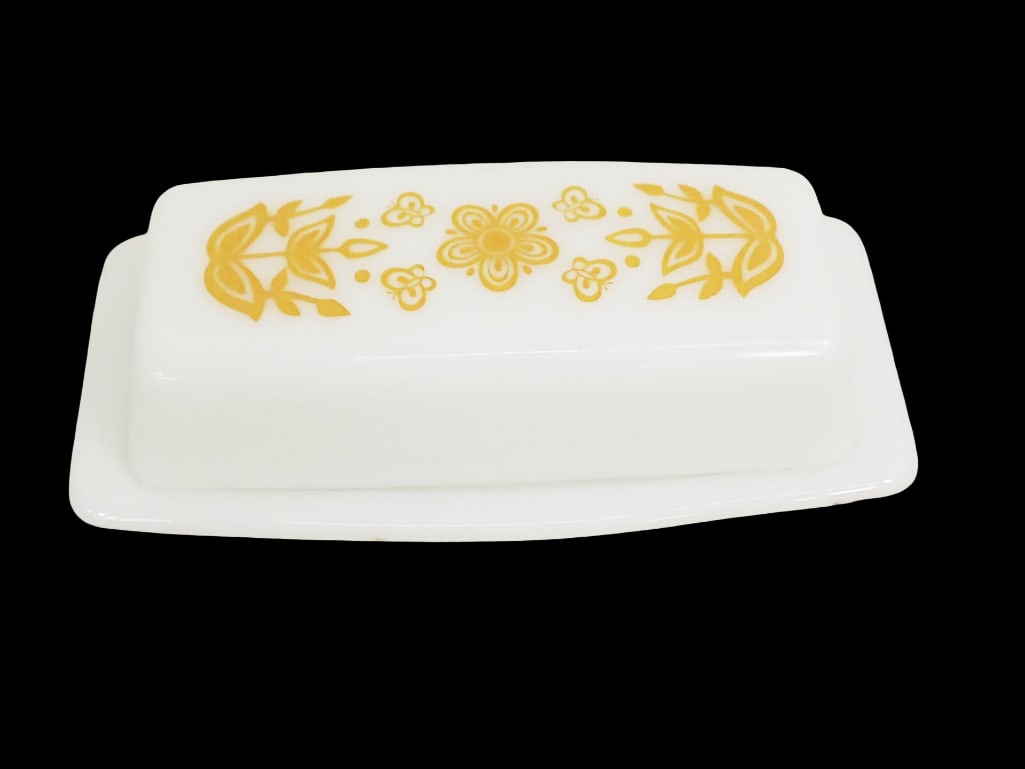 Vintage Pyrex Butterfly Gold Butter Dish Orange Tone: Vintage Pyrex Butterfly Gold Butter Dish Orange Tone All pictures are considered part of the description and should be examined carefully by bidders. Live Auctioneers is now offering Live Shipping t