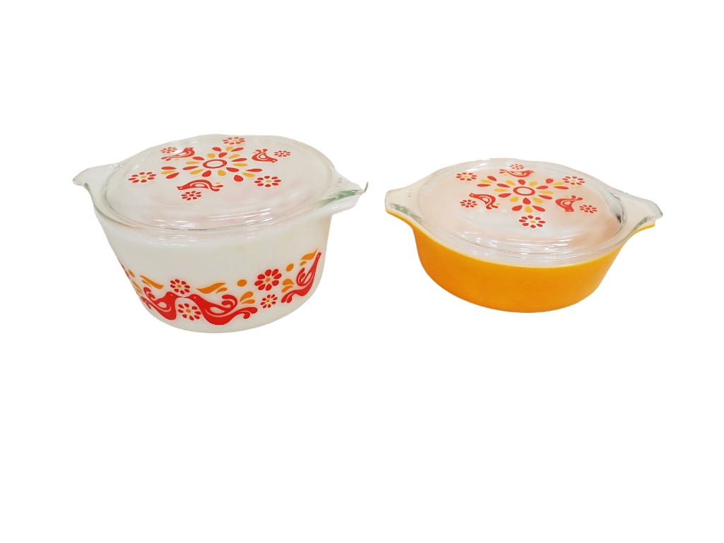 Vintage Pyrex Friendship Pattern 470-C 1 Qt Round Casserole 473 with Clear Patterned Lid and 1 Pt Ro: Vintage Pyrex Friendship Pattern 470-C 1 Qt Round Casserole 473 with Clear Patterned Lid and 1 Pt Round Casserole 471 with Clear Patterned Lid (c. 1971-1972) All pictures are considered part of the d