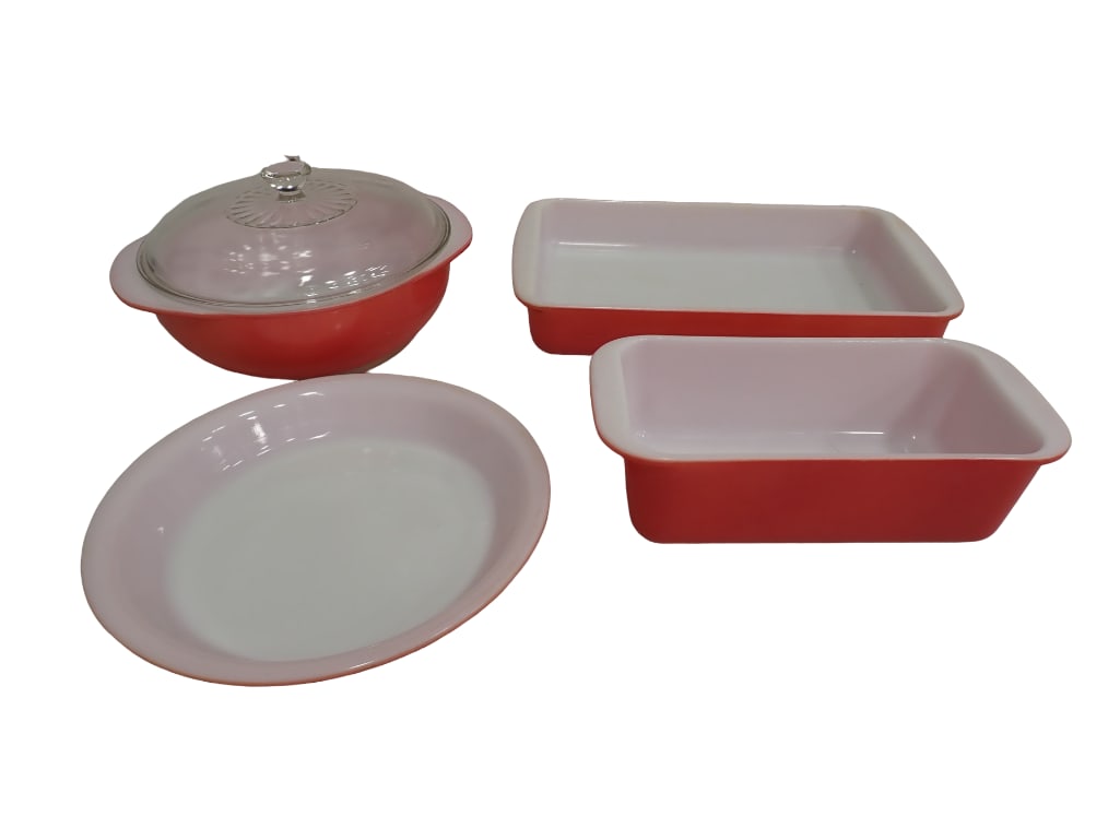 Vintage Pyrex Flamingo Pink 024 2 Qt Round Casserole with Clear Single-Knob Lid, 909 9 in. Pie (1 of 6)