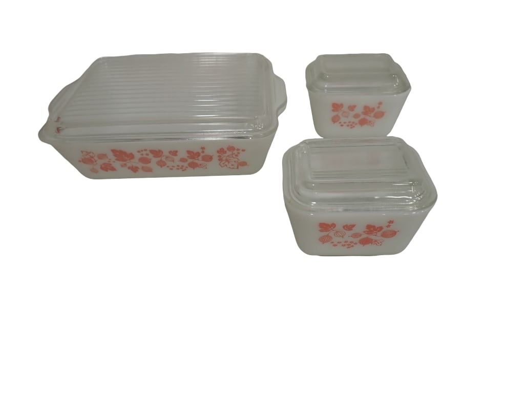 Vintage Pyrex Pink Gooseberry Refrigerator Dishes Including 503 and Two 501's with Clear Ridged Lids (1 of 5)