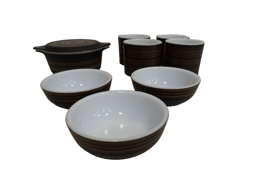 Vintage Pyrex Terra 9 pieces including 472 Round Casserole with Lid, Four Mugs, and Three Bowls circ: Vintage Pyrex Terra 9 pieces including 472 Round Casserole with Lid, Four Mugs, and Three Bowls circa 1964-1965 All pictures are considered part of the description and should be examined carefully by