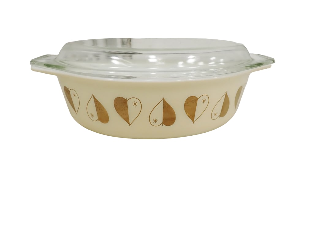 Vintage Pyrex Promotional Pattern Golden Hearts Deluxe Cinderella Casserole circa 1958-1960 (1 of 4)