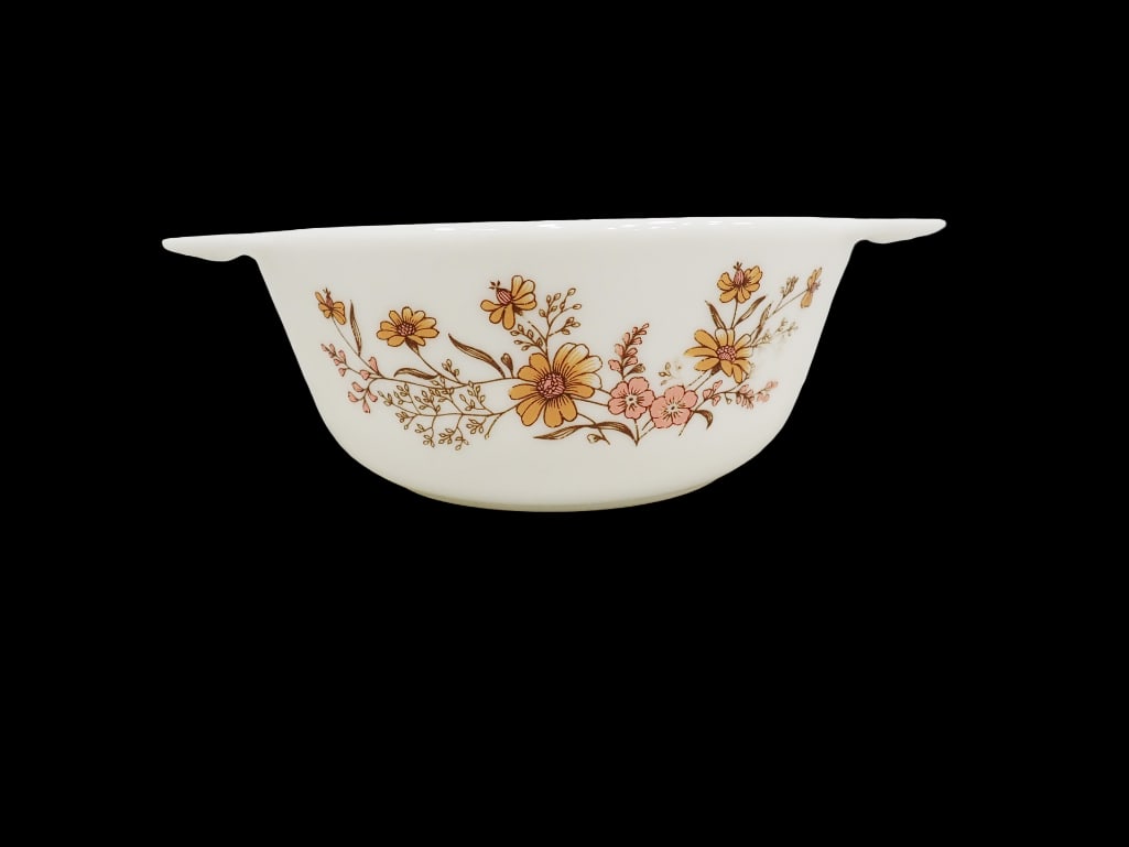 Vintage Pyrex Made In England Country Autumn Pattern Casserole: Vintage Pyrex Made In England Country Autumn Pattern Casserole All pictures are considered part of the description and should be examined carefully by bidders. Live Auctioneers is now offering Live