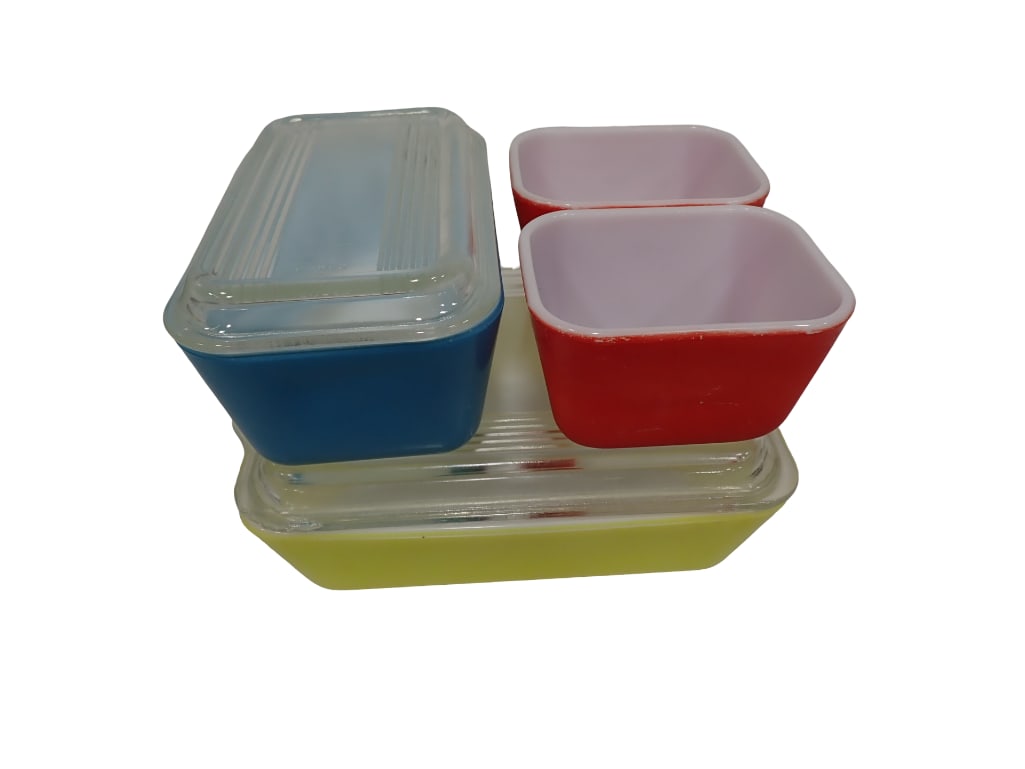 Vintage Pyrex Primary Colors Refrigerator Set Including Two Red 501s NO LIDS, a Blue 502 with Clear: Vintage Pyrex Primary Colors Refrigerator Set Including Two Red 501s NO LIDS, a Blue 502 with Clear Ridged Lid, and a Yellow 503 with Clear Ridged Lid circa 1947-1965 Condition: the lid on