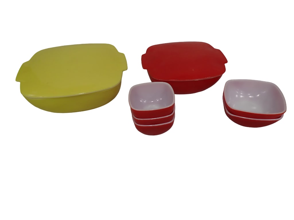 Vintage Pyrex Casserole and Table Set Dishes Including  Red 015  1 1/2 Qt. Serving Bowl with Lid, Th (1 of 11)