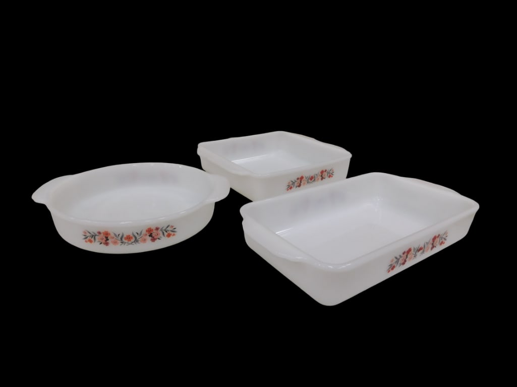 Vintage Fire King Bakeware Set Including  8" Round Baking Dish, 8 1/2' x 8 1/2" Square Baking Dish (1 of 6)