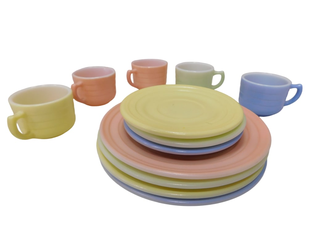 Vintage Hazel Atlas Little Hostess Child's Tea Set in the Moderntone Platonite In Pastel Pattern. M: Vintage Hazel Atlas Little Hostess Child' s Tea Set in the Moderntone Platonite In Pastel Pattern. Missing One Saucer Creamer Included.. All pictures are considered part of the description and sho