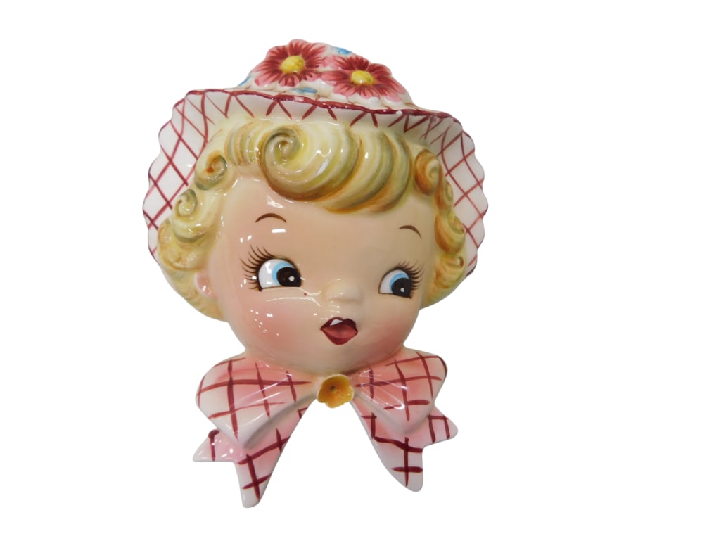 Vintage Lefton Miss Dainty Wall Pocket (1 of 4)