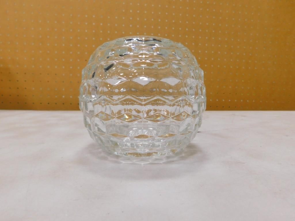 Vintage Cubist Clear Glass Fairy Lamp: Vintage Cubist Clear Glass Fairy Lamp. All pictures are considered part of the description and should be examined carefully by bidders. Live Auctioneers is now offering Live Shipping through them. Thi
