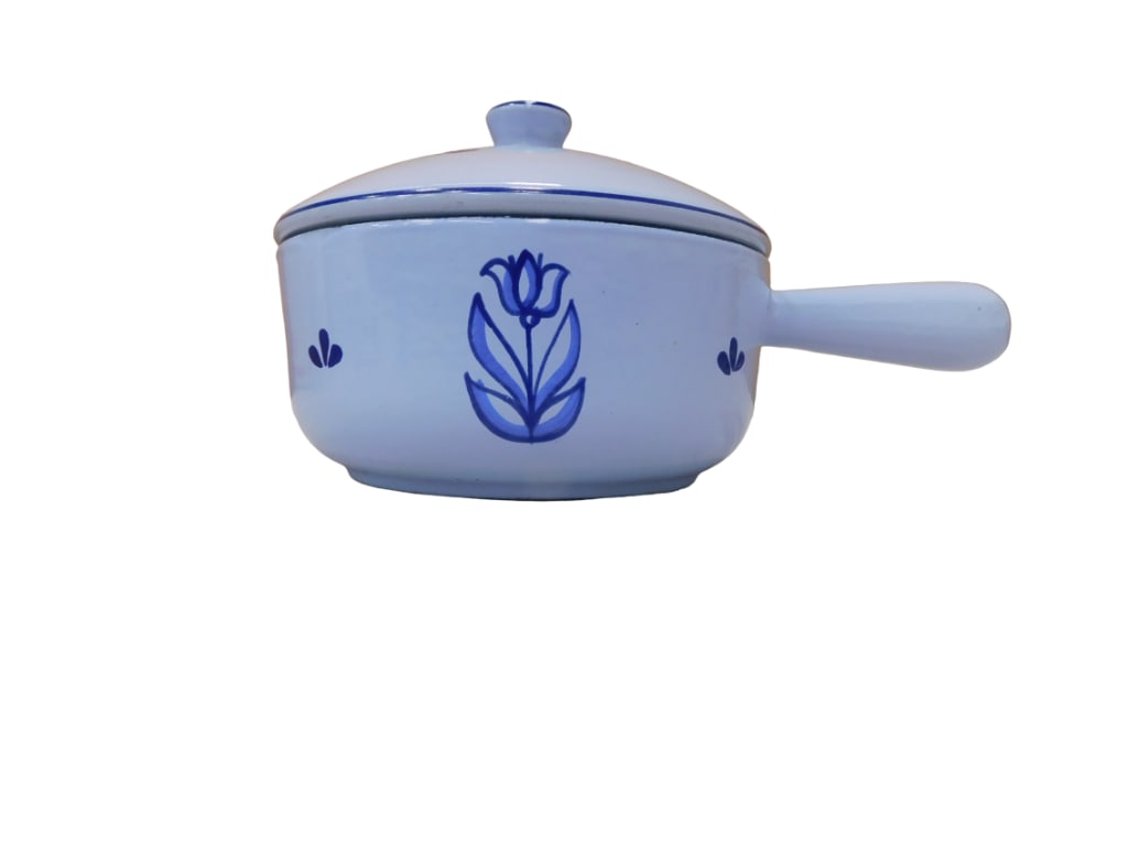 Vintage DRU Holland Enameled Cast Iron Sauce Pan with Lid in Blue Tulip Pattern (1 of 4)