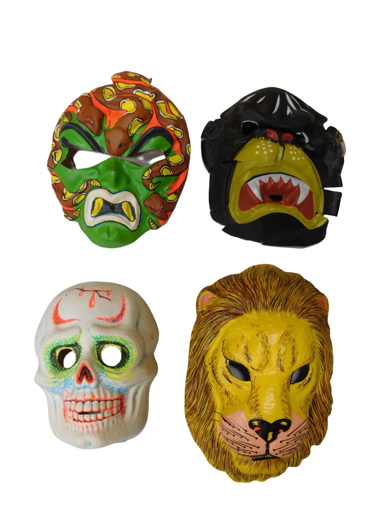 4 Vintage Vacuform Style eHalloween Masks Including Medusa, Lion, Gorrila, and Skeleton: 4 Vintage Vacuform Style eHalloween Masks Including Medusa, Lion, Gorrila, and Skeleton. All pictures are considered part of the description and should be examined carefully by bidders. Live Auctionee