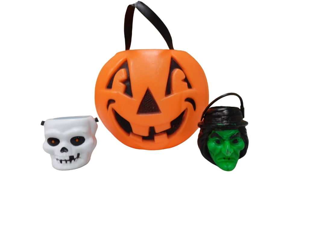 Lot of 3 Blow Mold Buckets, 1 8" Jack O' Lantern with Metal Rivets, and 2 Mini Buckets - Skull and W (1 of 5)