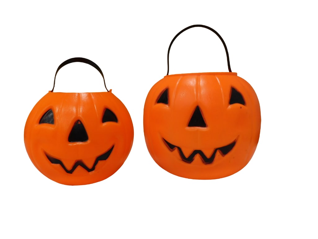 2 Vintage Blow Mold JOL Pumpkin Buckets with Metal Rivet Handles, 1 7" tall, 1 8" tall (1 of 4)