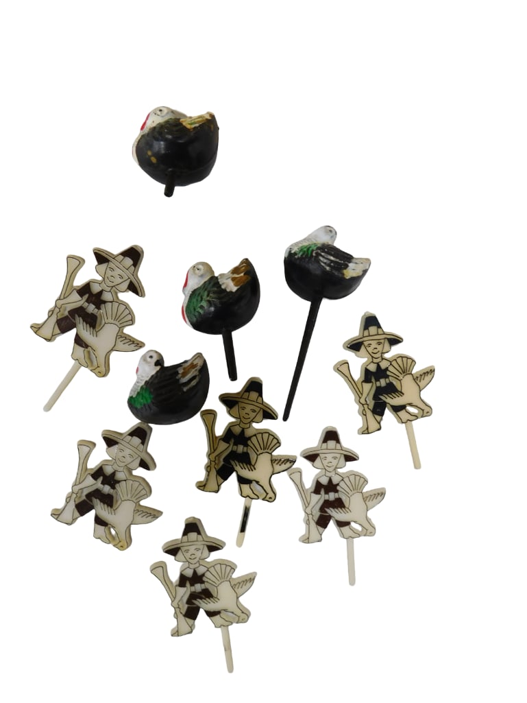 Vintage Lot of Thanksgiving Cupcake Picks Including Pilgrims and Turkeys: Vintage Lot of Thanksgiving Cupcake Picks Including Pilgrims and Turkeys. All pictures are considered part of the description and should be examined carefully by bidders. Live Auctioneers is now offer