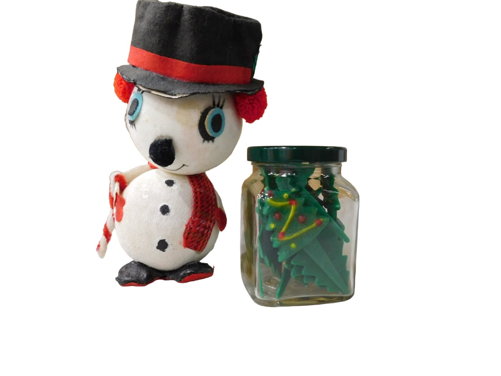 Vintage Styrofoam Snowman And Jar of Christmas Tree Cupcake Picks: Vintage Styrofoam Snowman And Jar of Christmas Tree Cupcake Picks. All pictures are considered part of the description and should be examined carefully by bidders. Live Auctioneers is now offering Li