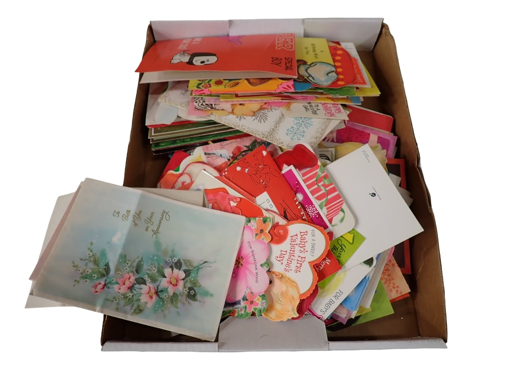 Lot of Vintage Greeting Cards: Lot of Vintage Greeting Cards. All pictures are considered part of the description and should be examined carefully by bidders. Live Auctioneers is now offering Live Shipping through them. This is an 