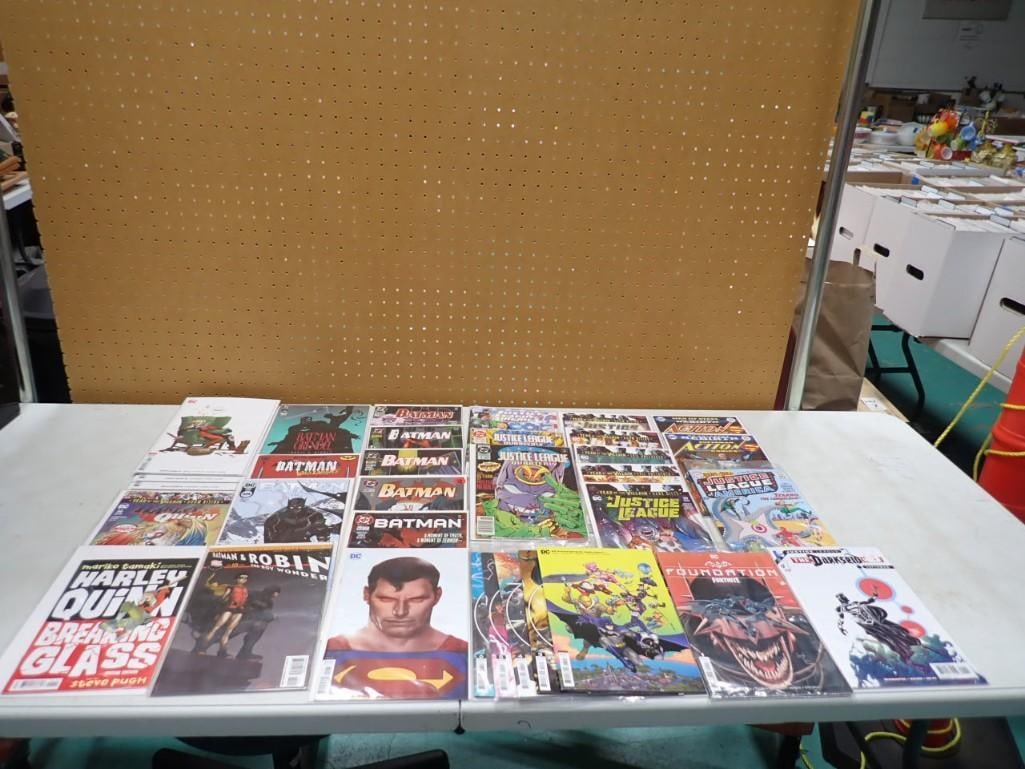 32 Comics incl Action Comics, Vol. 3, All Star Batman & Robin, The Boy Wonder, Batma (1 of 9)