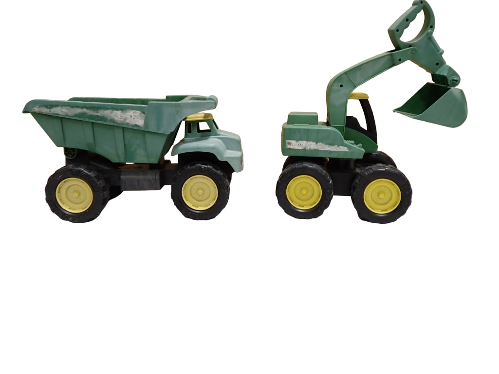 John Deere Toy Dump Truck and Big Scoop Excavator Toy (1 of 6)