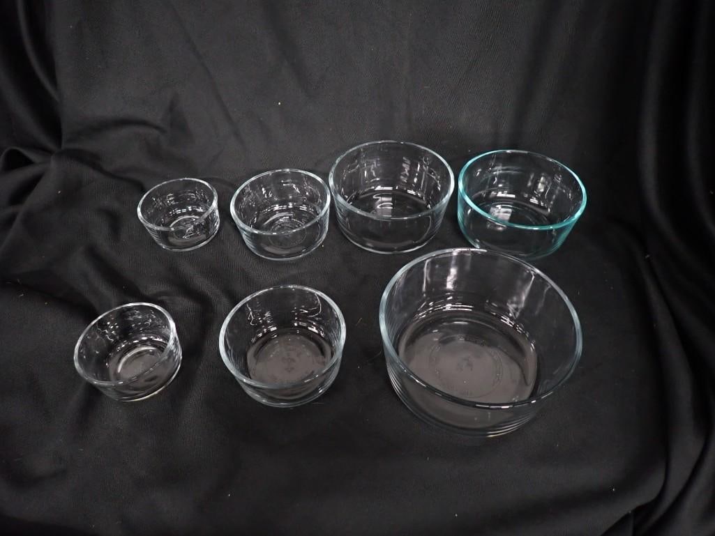7 Glass Bowls incl Pyrex and Anchor Hocking Asst Sizes (1 of 14)