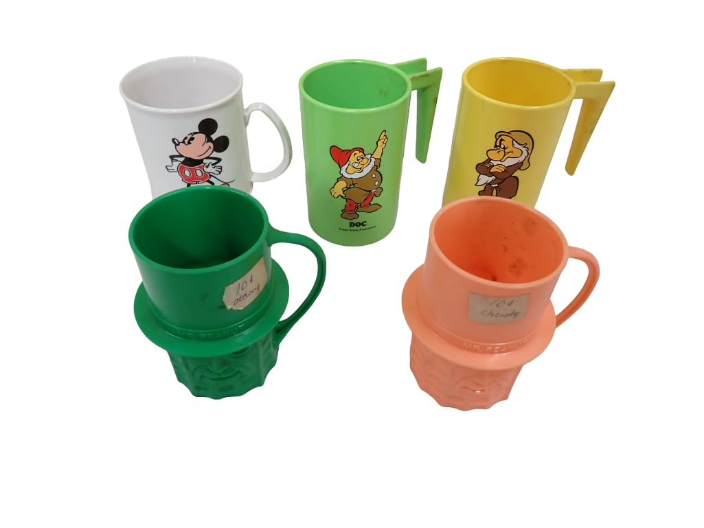 5 Vintage Plastic Cups incl 1 Vintage Mickey Mouse Cup, 2 Mr Peanut Cups, and 2 Disney Seven Dwarfs (1 of 6)