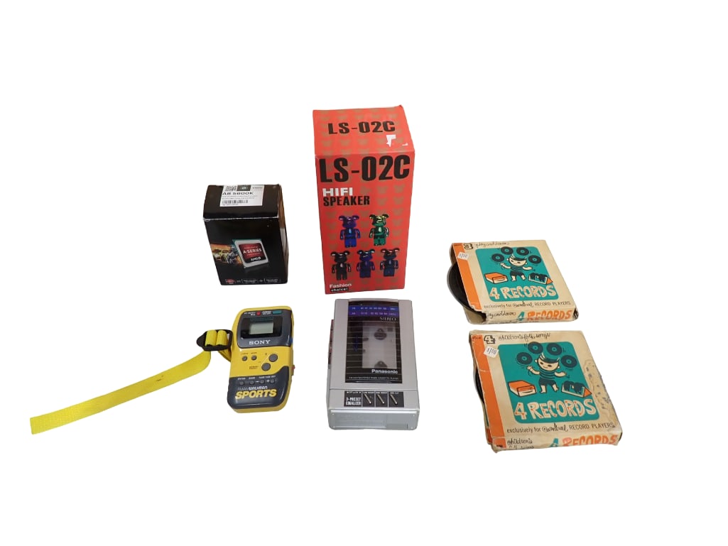 Electronics Etc Lot incl LS 02C Bear Brick HIFI Bluetooth Speaker in Original Box, Yellow Sony Walkm (1 of 9)