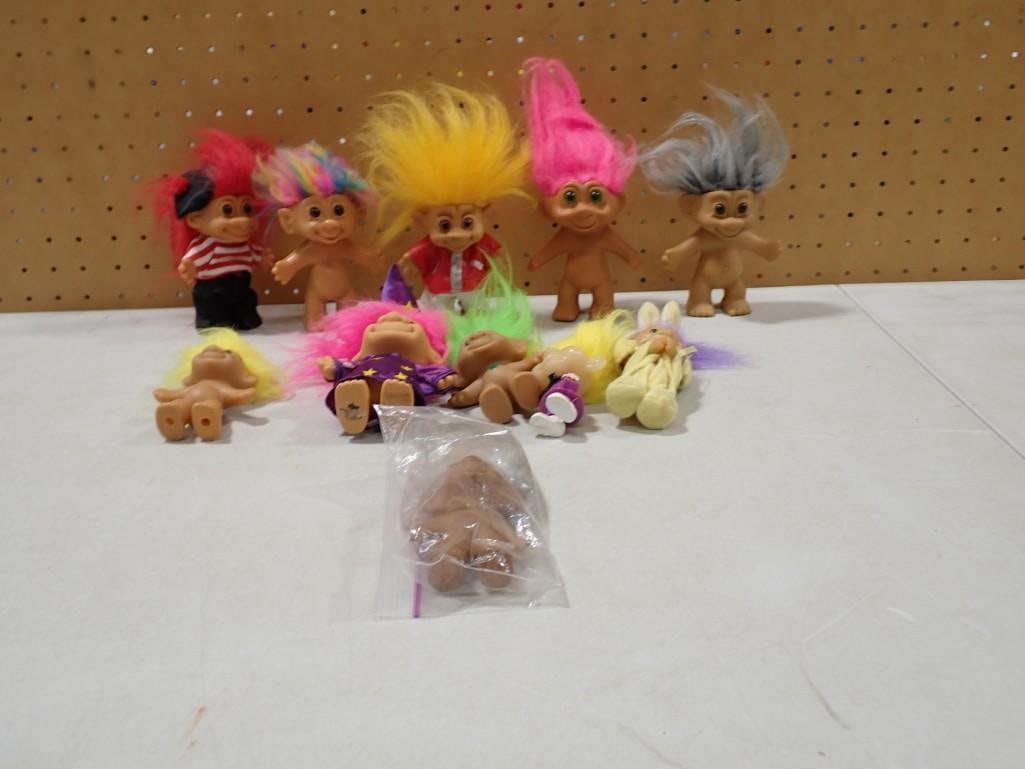 Lot of Assorted Troll Dols: Lot of Assorted Troll Dols All pictures are considered part of the description and should be examined carefully by bidders. Live Auctioneers is now offering Live Shipping through them. This is a