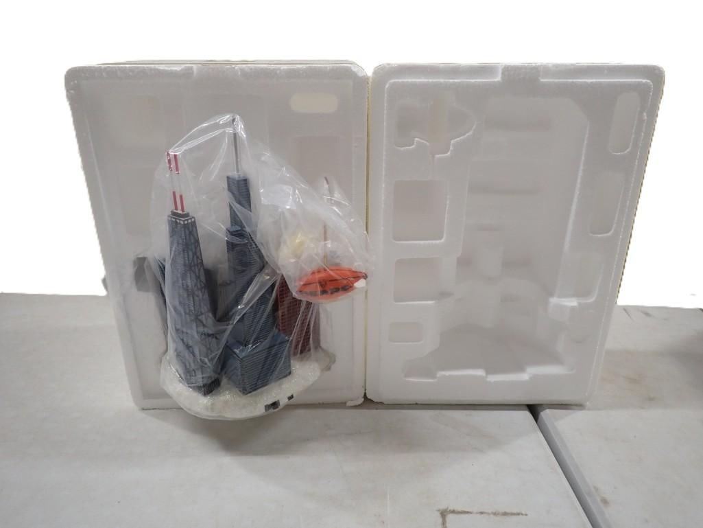 Hawthorne Village Chicago Bears Skyline Porcelain Village Set (1 of 7)
