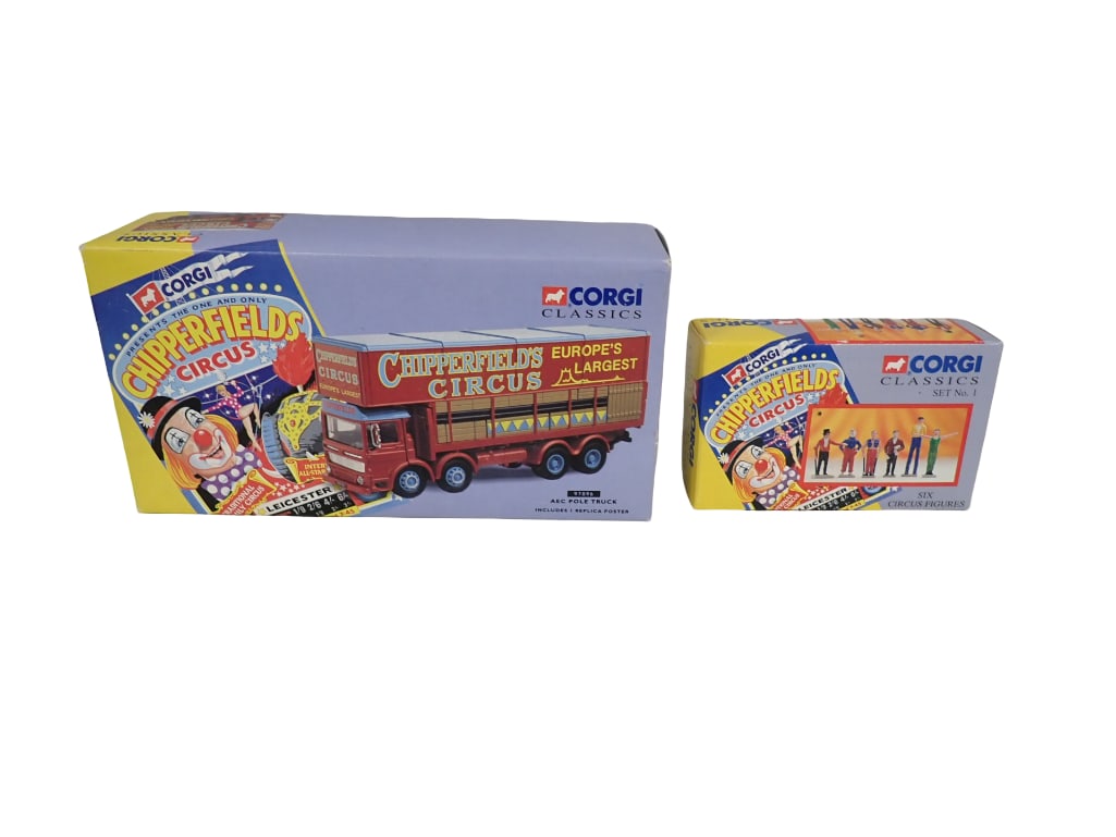 2 Corgi Classics Chipperfield's Circus incl 97896 AEC Pole Truck and Six Circus Figures Set No 1 (1 of 9)