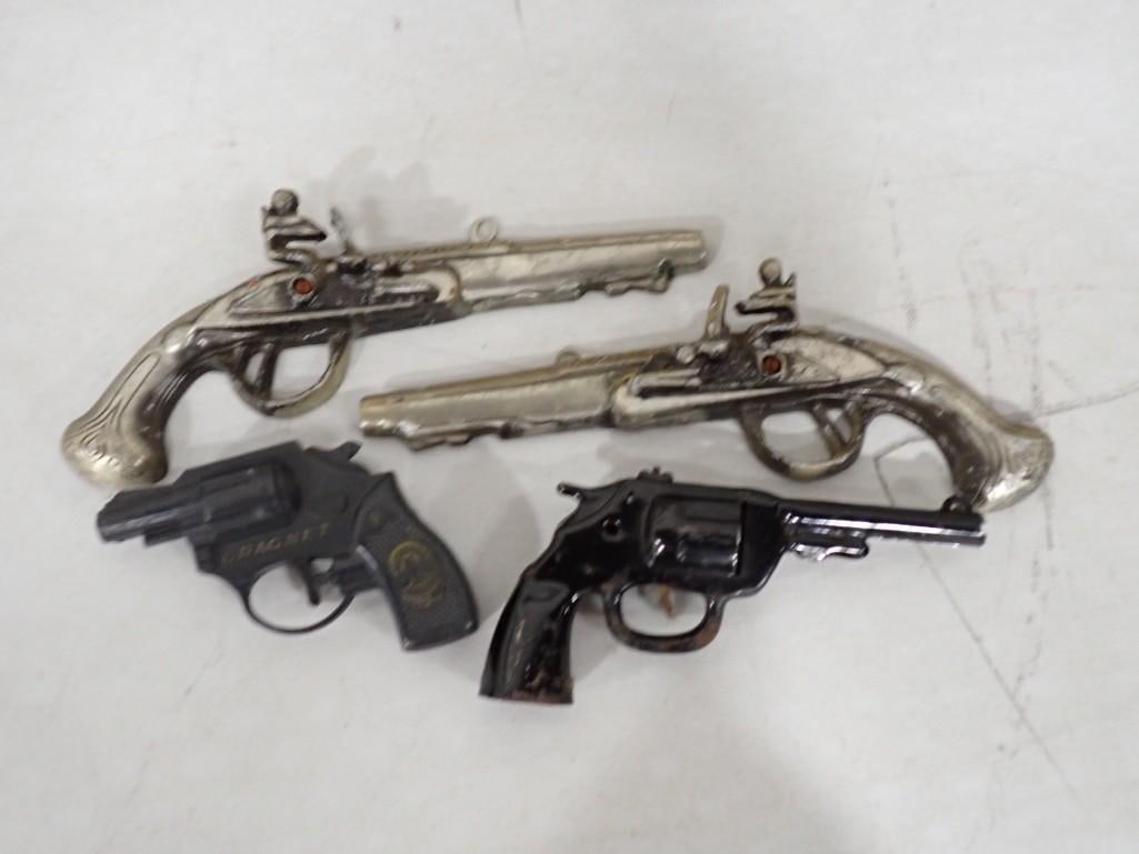 Lot of Vintage Toy Guns including Wyandotte Toys, Dragnet, Made in Japan: Lot of Vintage Toy Guns including Wyandotte Toys, Dragnet, Made in Japan All pictures are considered part of the description and should be examined carefully by bidders. Live Auctioneers is now offeri