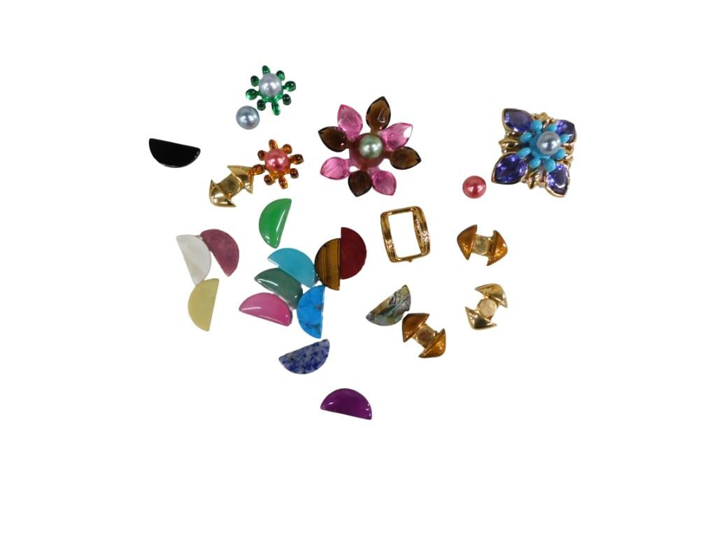 Joan Rivers Jewelry: Joan Rivers Jewelry All pictures are considered part of the description and should be examined carefully by bidders. Live Auctioneers is now offering Live Shipping through them. This is an optio