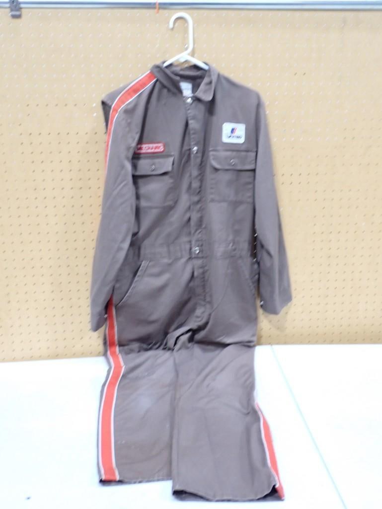 United Airlines Mechanic Uniform (1 of 6)