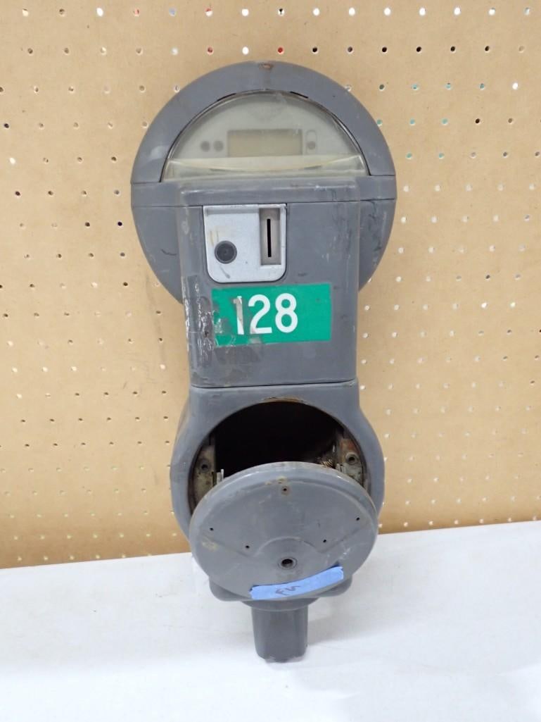 Decommissioned Parking Meter - From the Chicago Area: Decommissioned Parking Meter - From the Chicago Area All pictures are considered part of the description and should be examined carefully by bidders. Live Auctioneers is now offering Live Shipping thr