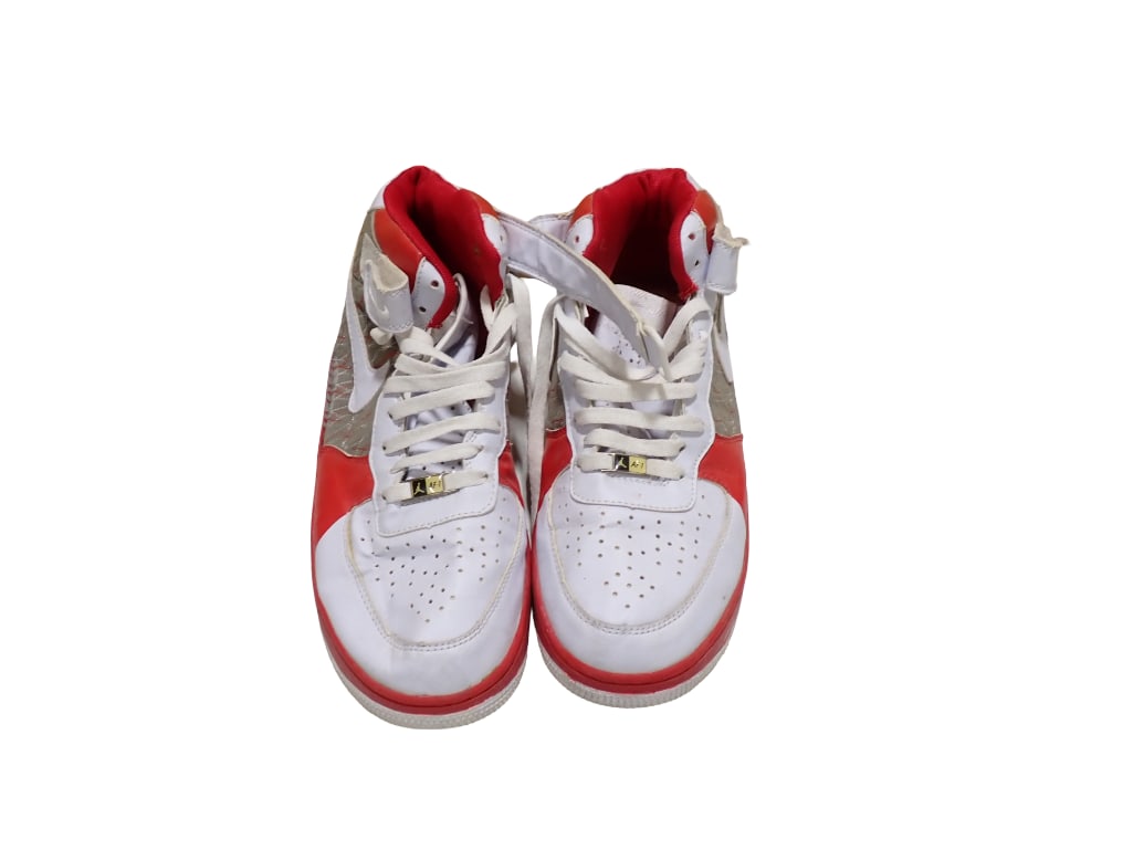 Pair of Nike Air Jordan Gym Shoes Size 12 (1 of 7)