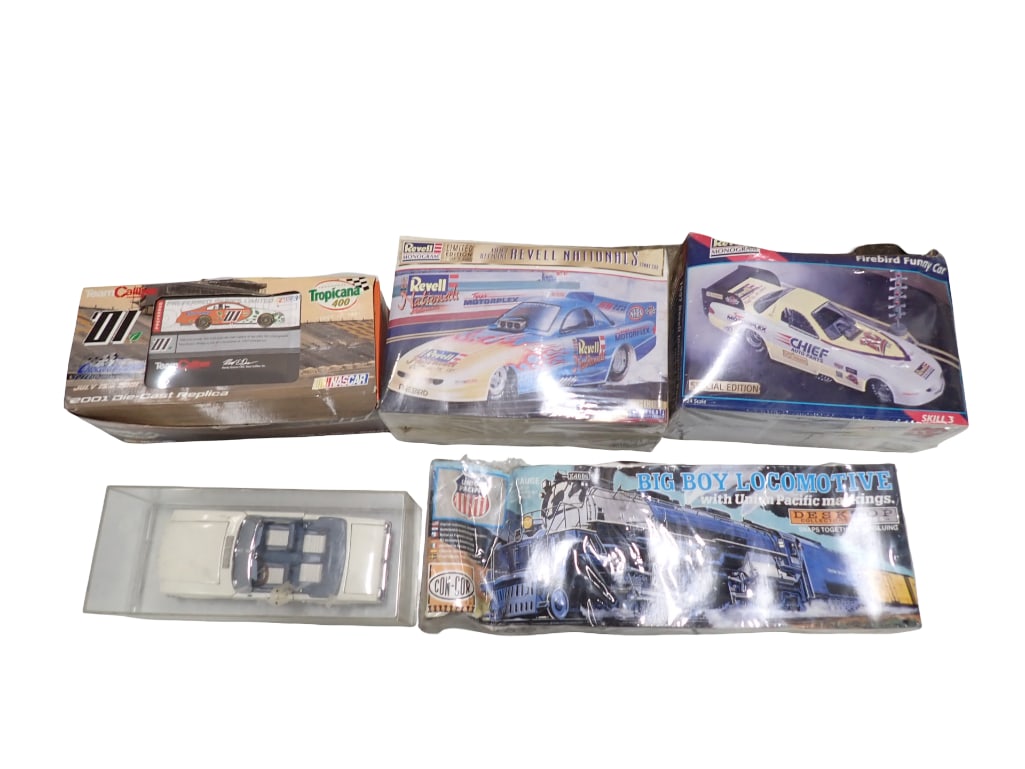 Lot of Model Car and Vehicle Kits incl Factory Sealed Con-Cor Big Boy Locomotive Model Kit, (1 of 6)