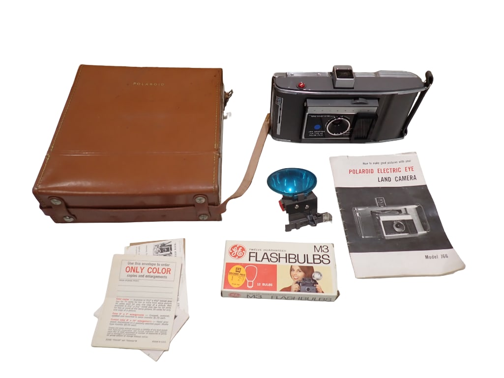 Vintage Polaroid Electric Eye Land Camera Model J66 with Case, M3 Flashbulbs, (1 of 6)
