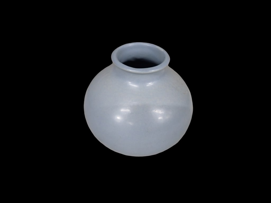 Vintage Red Wing Pottery 5031 Vase Light Blue (1 of 5)