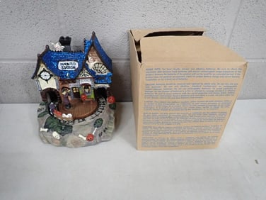 Avon Scary Halloween Village Haunted Station Lights Up with Original Box