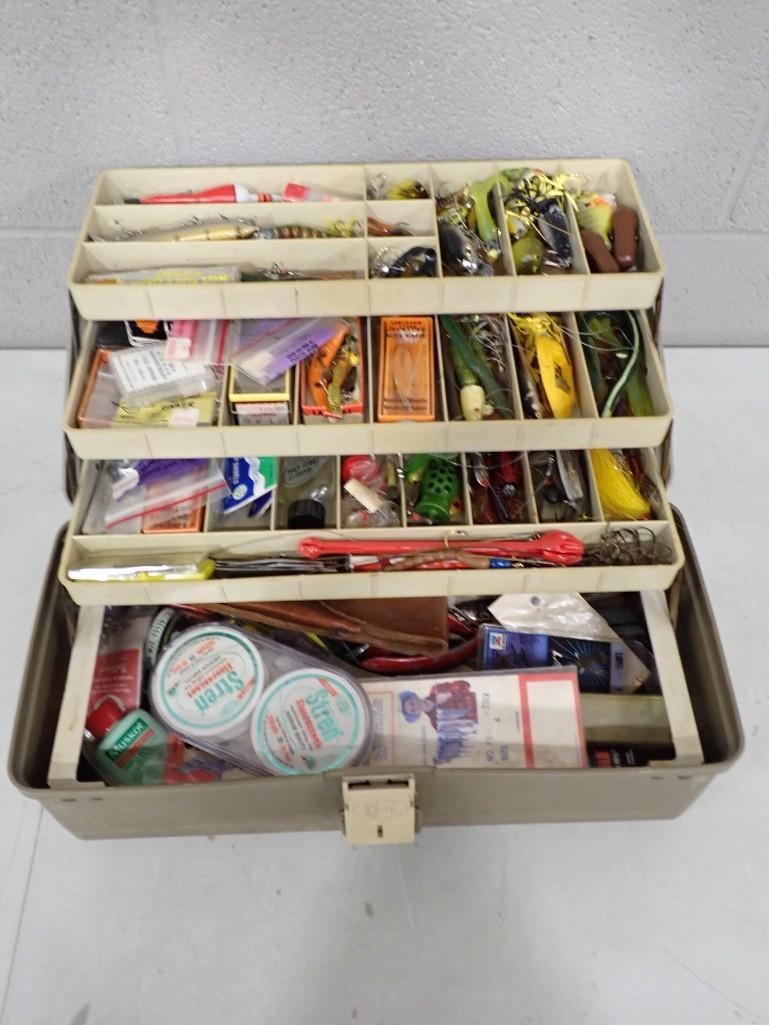 Vintage Plano Fishing Tackle Box full of assorted lures (1 of 13)