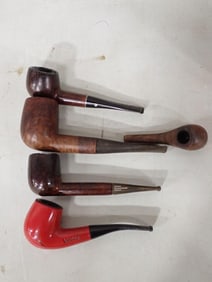 Lot of Tobacco Pipes