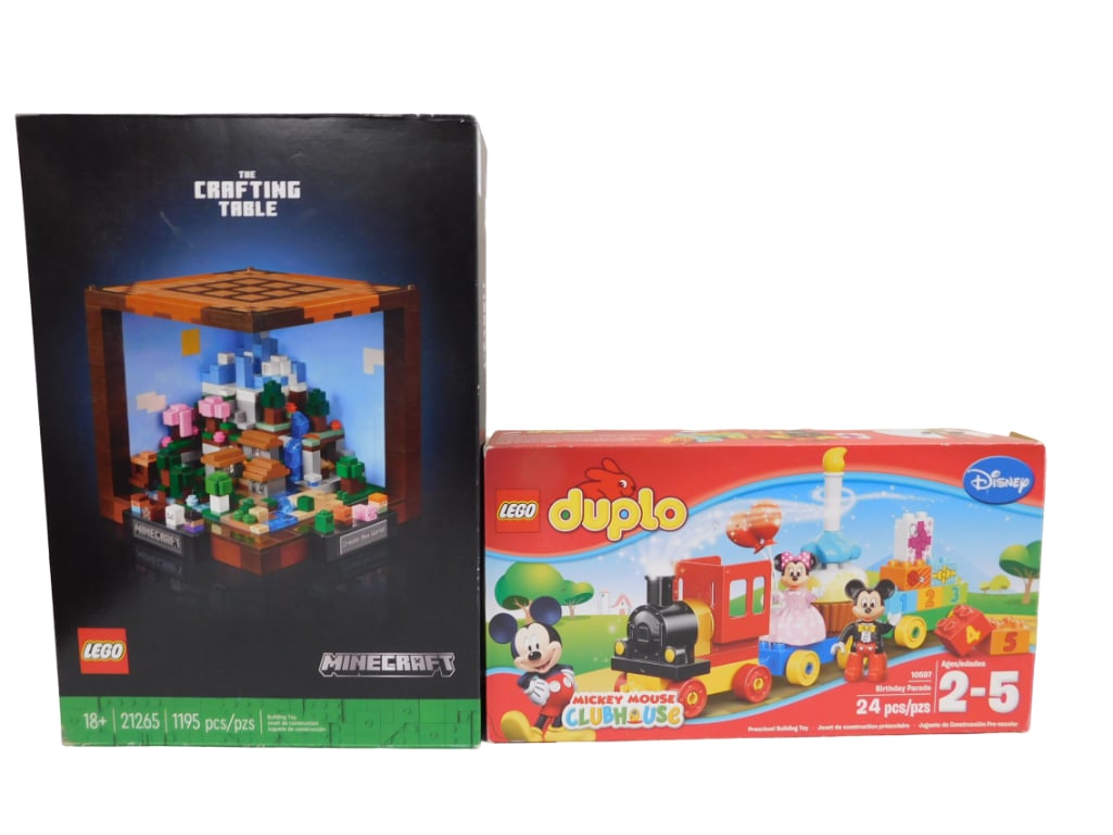 Lego Minecraft The Crafting Table and Disney Lego Duplo Mickey Mouse Clubhouse (1 of 6)