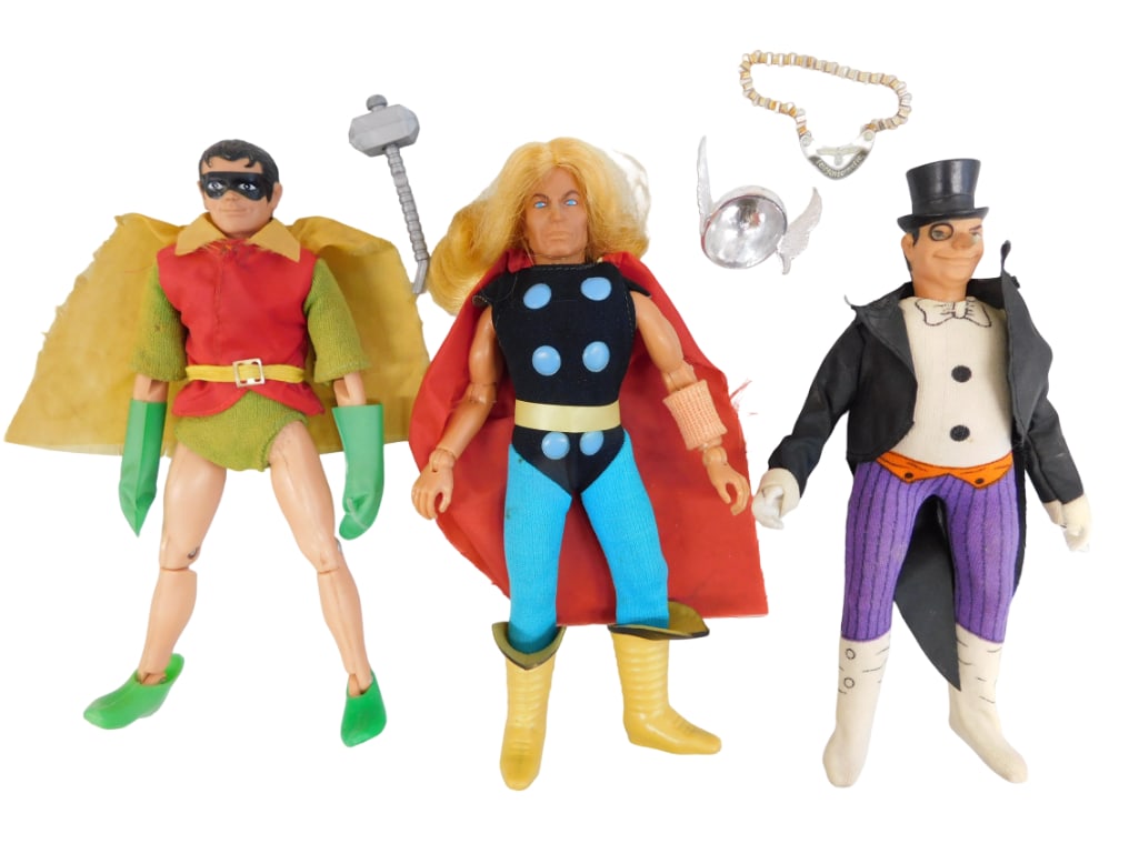 Vtg 1975 WGSH Mego Thor, Robin, Penguin 8" Figures Lot: Vintage 1975 WGSH Mego Thor, Robin, Penguin 8" Figures Lot. Includes vintage 1975 Mego World's Greatest Super Heroes 8" Posable figures. Thor with hammer, hat with peg int