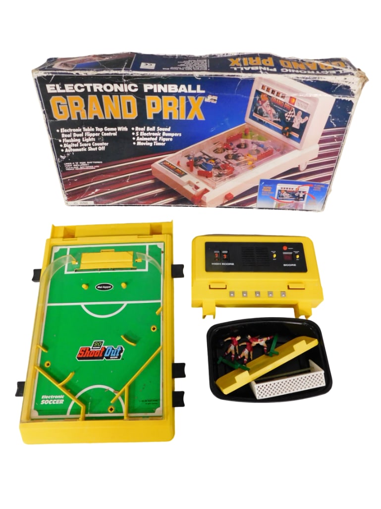 2 Vintage Games incl Electronic Pinball Gran Prix and Electronic Soccer Game (1 of 8)