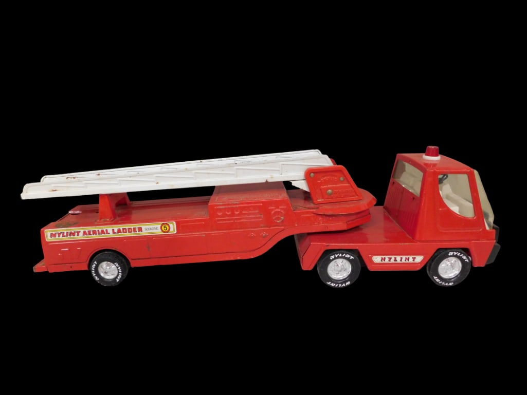 Vintage Nylint Pressed Steel Firetruck Nylint Aerial Ladder Squad No 5 Fire Truck: Vintage Nylint Pressed Steel Firetruck Nylint Aerial Ladder Squad No 5 Fire Truck All pictures are considered part of the description and should be examined carefully by bidders. Live Auctioneers is n