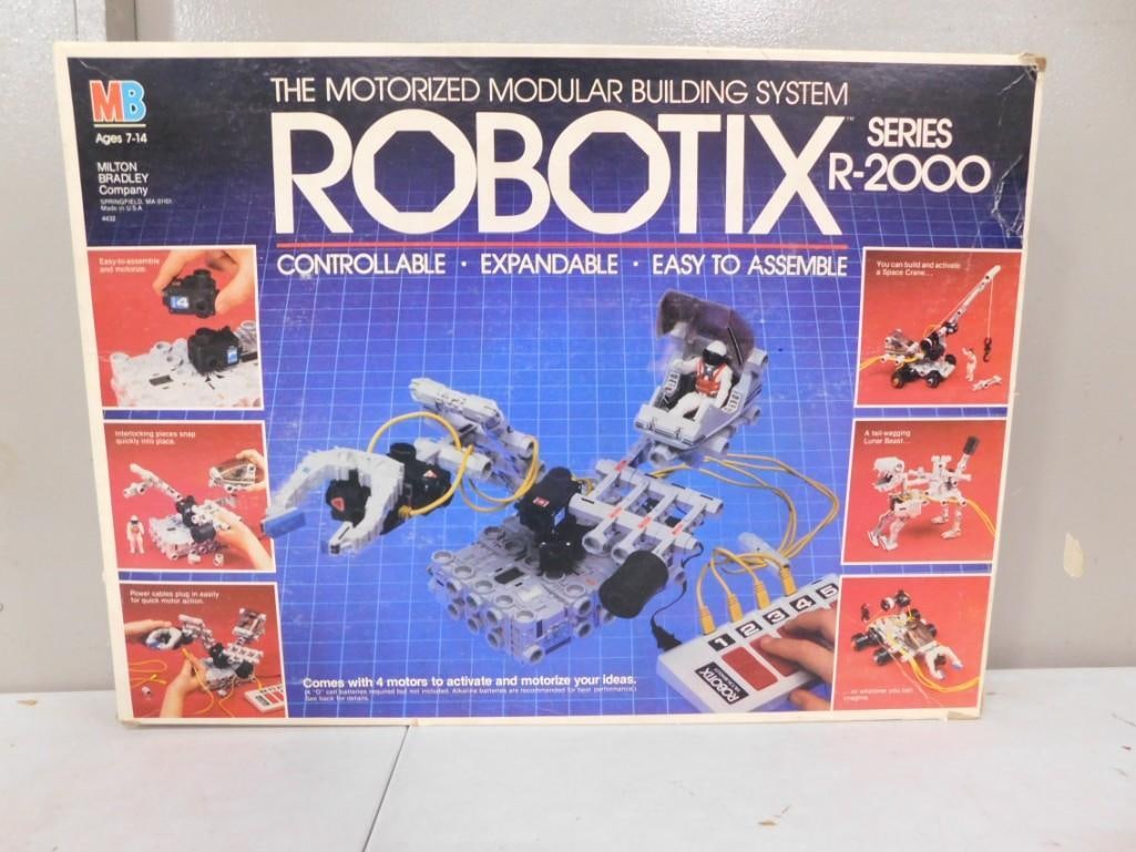 Robotix Series R-2000 Motorized Modular Building System Toy by Milton Bradley (1 of 7)
