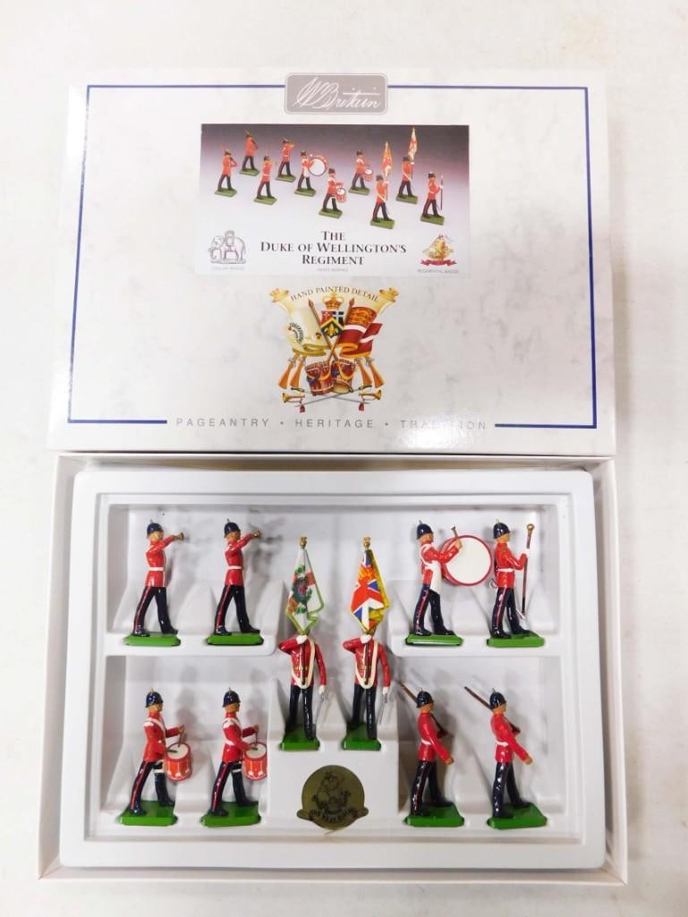 Britains The Duke of Wellington's Regiment Set 5803 Toy Soldiers in Original Box: Britains 5803 The Duke of Wellington's Regiment Metal Soldiers Set in Original Box All pictures are considered part of the description and should be examined carefully by bidders. Live Auctio